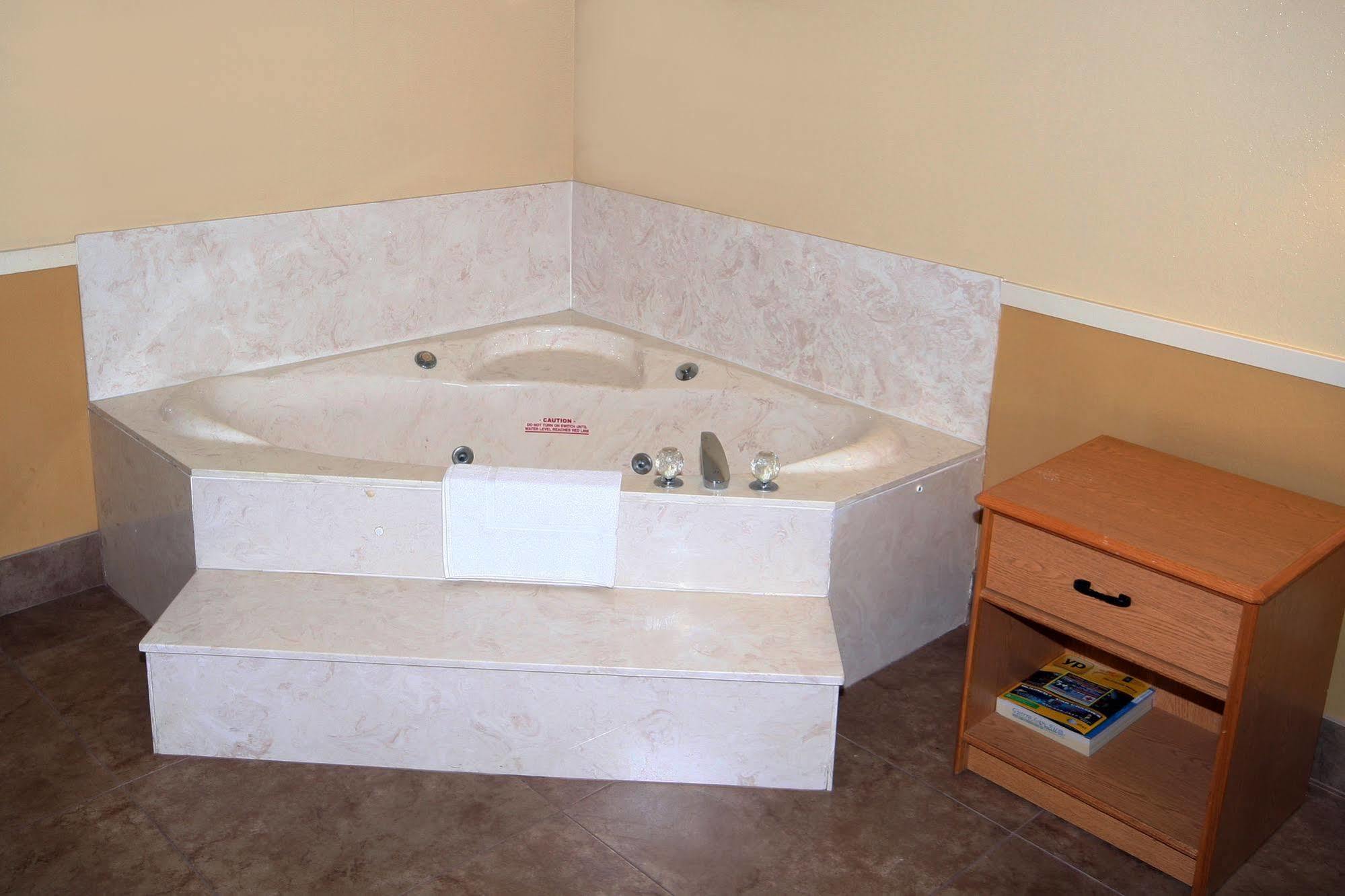 Edinburg Executive Inn Luaran gambar