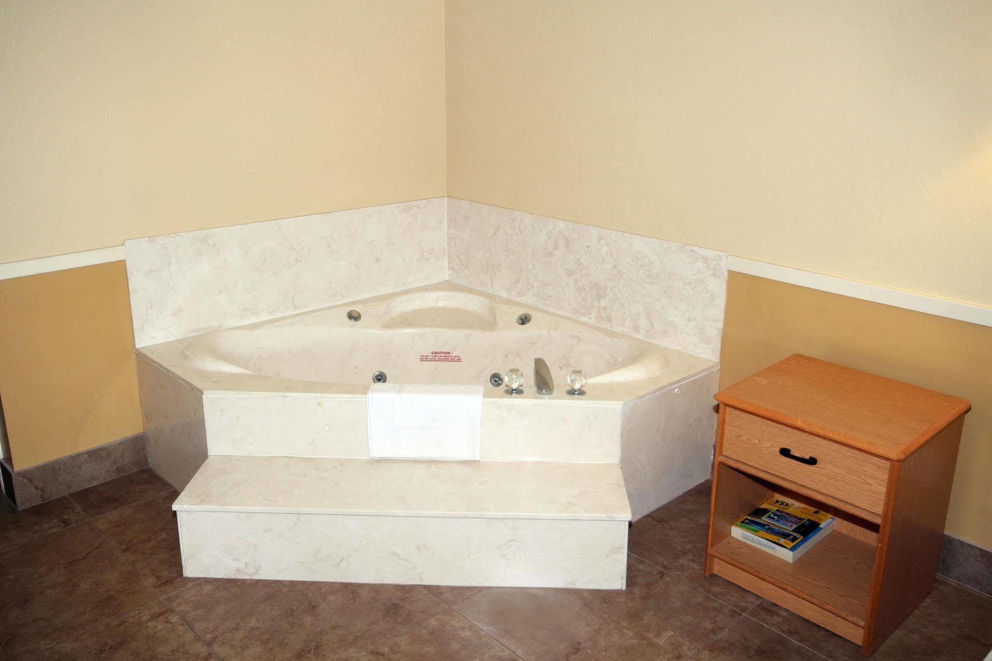Edinburg Executive Inn Luaran gambar