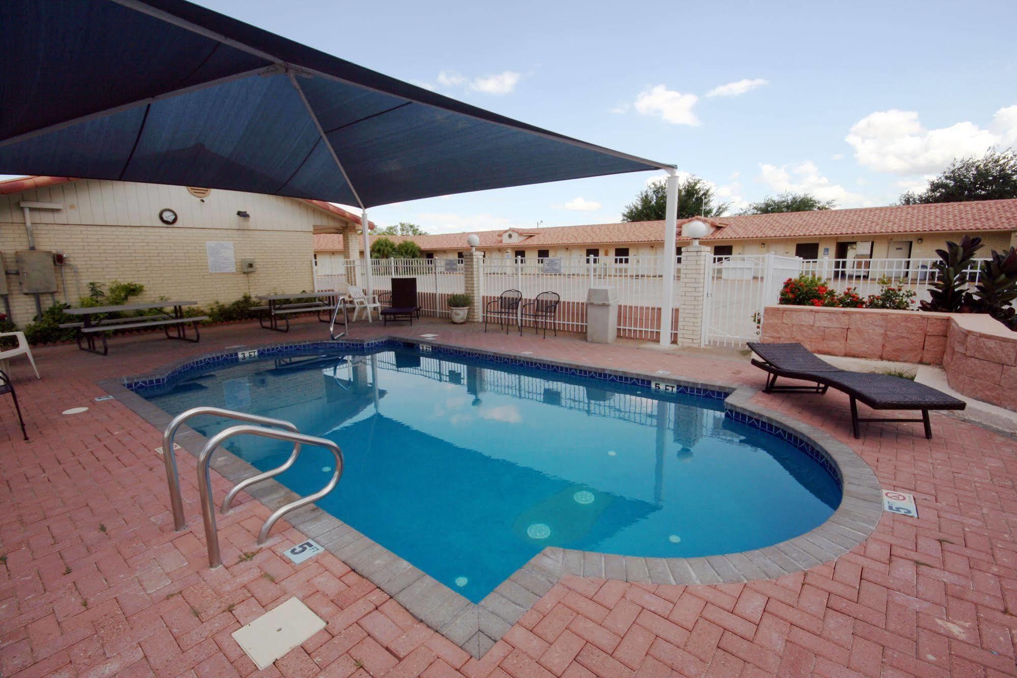 Edinburg Executive Inn Luaran gambar